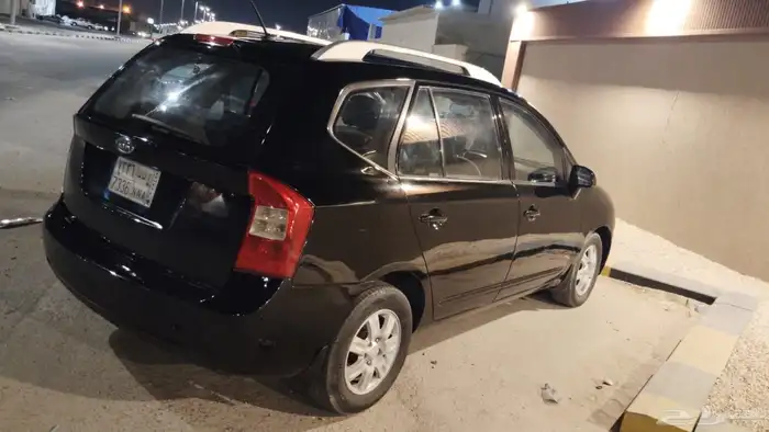 كيا كارينز 2009 4