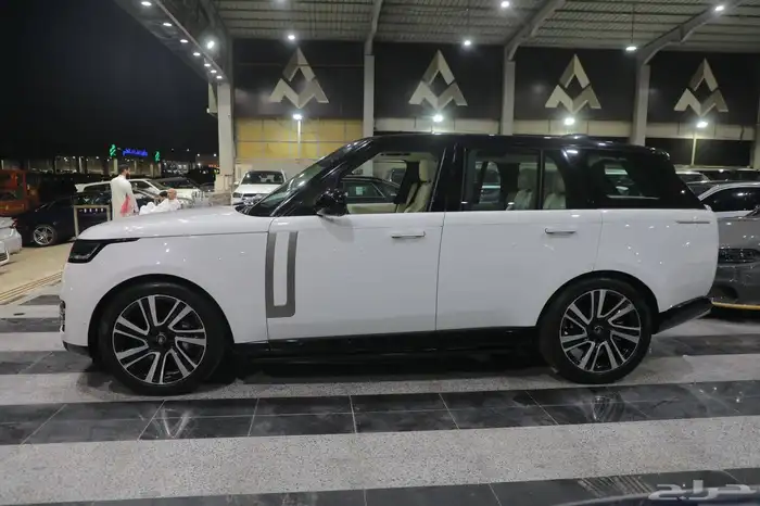 رانج روفر HSE موديل 2024 3