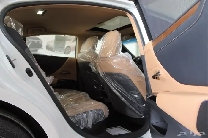 لكزس - ES300 Bh هايبرد - 2025 - نص فل - خليجي 23