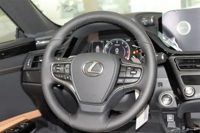 لكزس - ES250 AA - خليجي-2025-جناح-تشغيل عن بعد-ازياق جانبيه 15