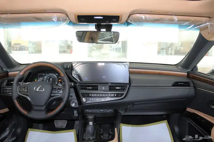 لكزس - ES300 Bh هايبرد - 2025 - نص فل - خليجي 21