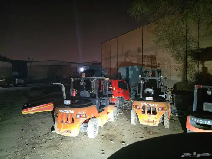 رافعات شوكية 7طن للايجار فوركلفت7طن للايجار شهري وسنوي 5