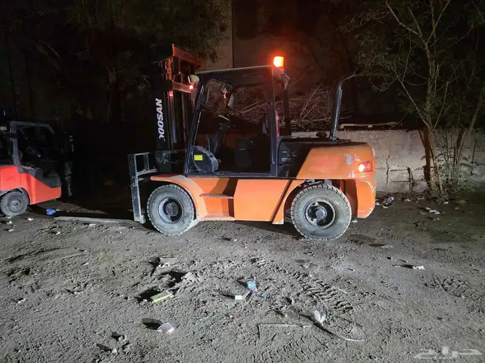 رافعات شوكية 7طن للايجار فوركلفت7طن للايجار شهري وسنوي 1