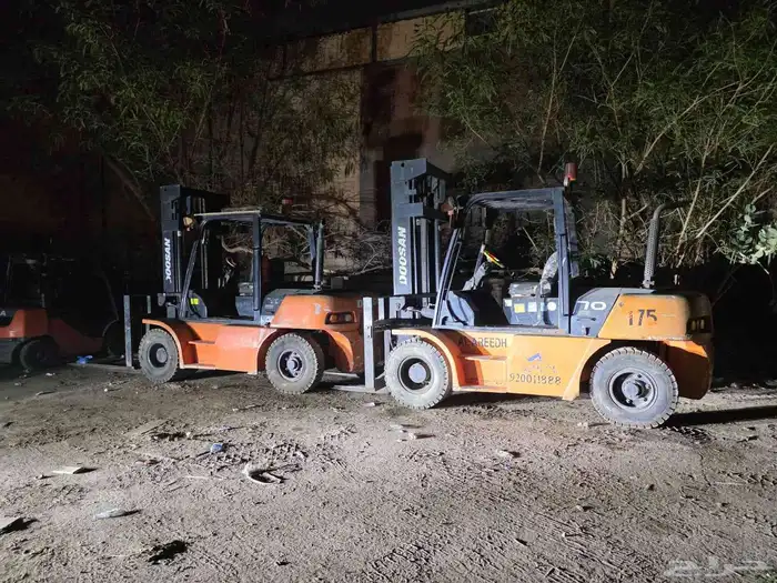 رافعات شوكية 7طن للايجار فوركلفت7طن للايجار شهري وسنوي 9