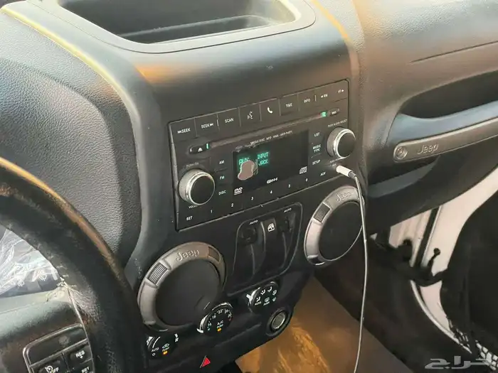 رانجلر سبورت 2015 قير عادي نظيف جدا 16