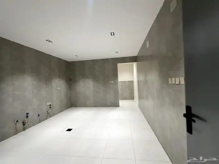 للبيع شقه وسيعه بالقرب من مطار ابها 7