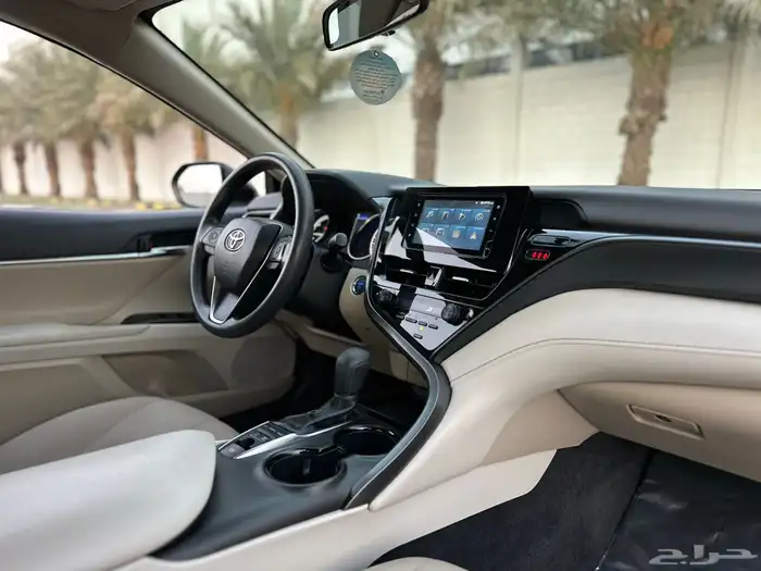 تويوتا كامري 2023 LE هايبرد 13