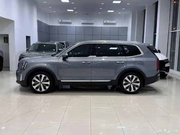 كيا تيلورايد GT-Line موديل 2022   لون رمادي 6
