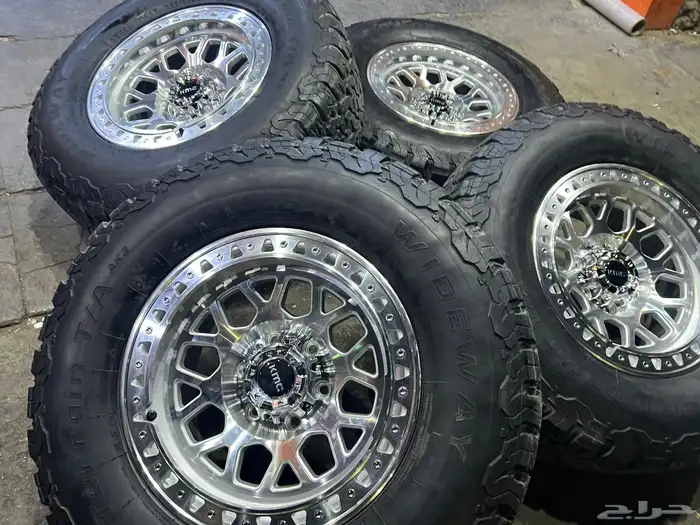 جنوط جي ام سي مع كفرات ودواي نص حجري مقاس 285 70 17 6