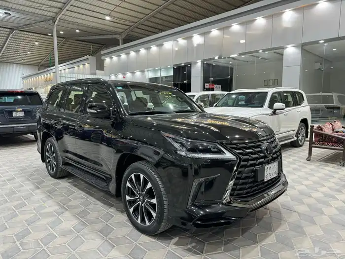لكزس 2021 LX 570 بلاك اديشين شررط وكالة 3