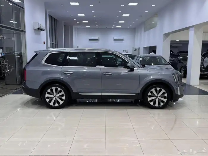 كيا تيلورايد GT-Line موديل 2022   لون رمادي 4