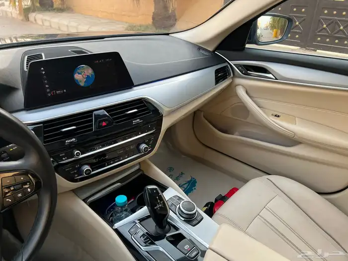 بي ام دبليو 520i 2020 (بحالة ممتازة) 13