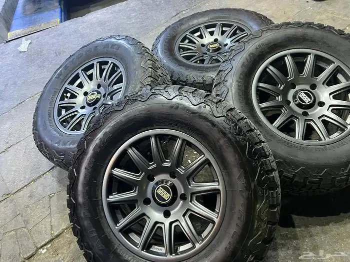 جنوط برايد لند كروزر 5 مسمار مع كفرات نص حجري مقاس275 70 17 6