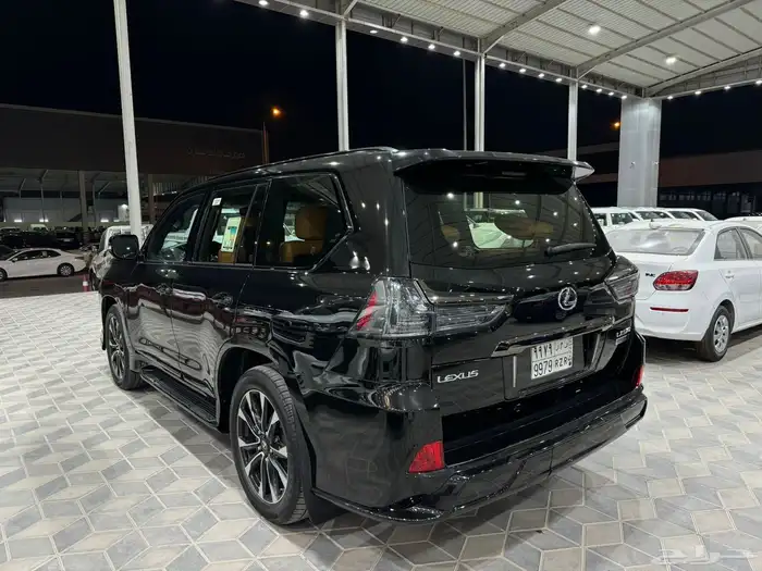 لكزس 2021 LX 570 بلاك اديشين شررط وكالة 5