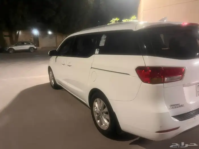 كيا كارنفال 1