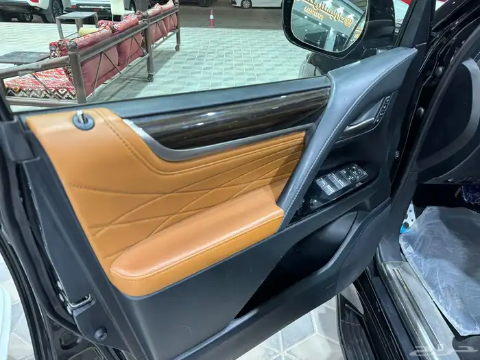 لكزس 2021 LX 570 بلاك اديشين شررط وكالة 8