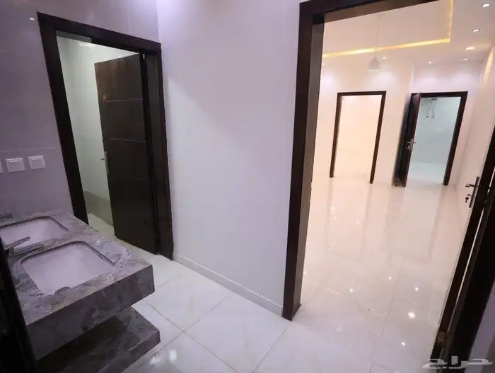 فرصة تملك شقة سكنية - قريبة من مطار أبها 9