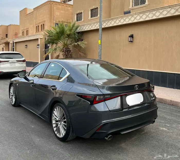 لكزس IS 2021 5