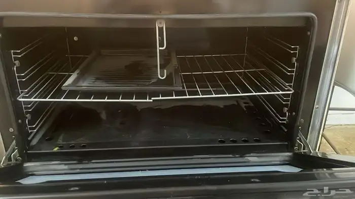 غسالة مواعين بحالة جيده وكذلك بوتاجاز بحالة جيده وفرن 3