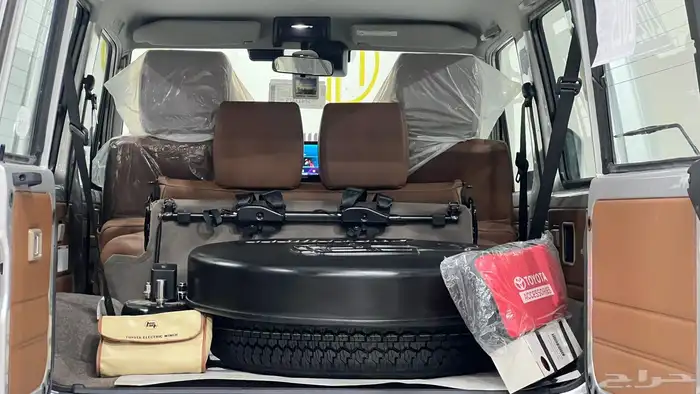 تويوتا ربع V6.2025فل كامل رفرف بريمي بنزين 40عام 12