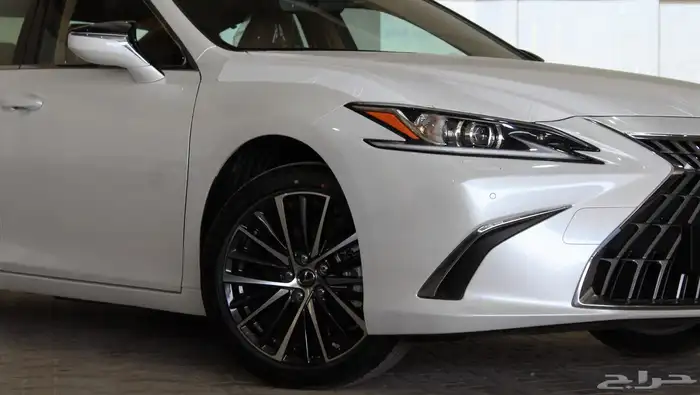 لكزس - ES300 Bh هايبرد - 2025 - نص فل - خليجي 10