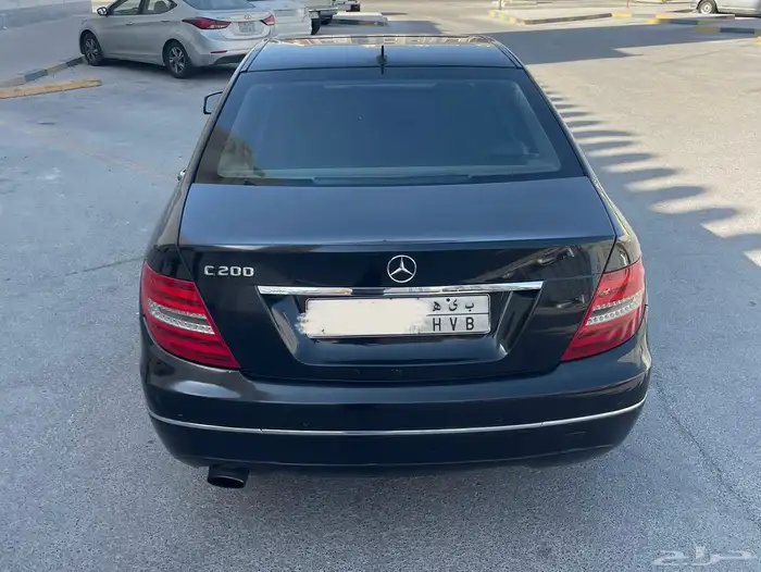 مرسيدس c200 موديل 2013 4