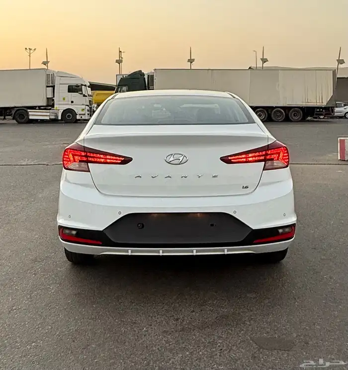 هونداي النترا 2020 ( بنزين ) شبه جديدة للبيع 4