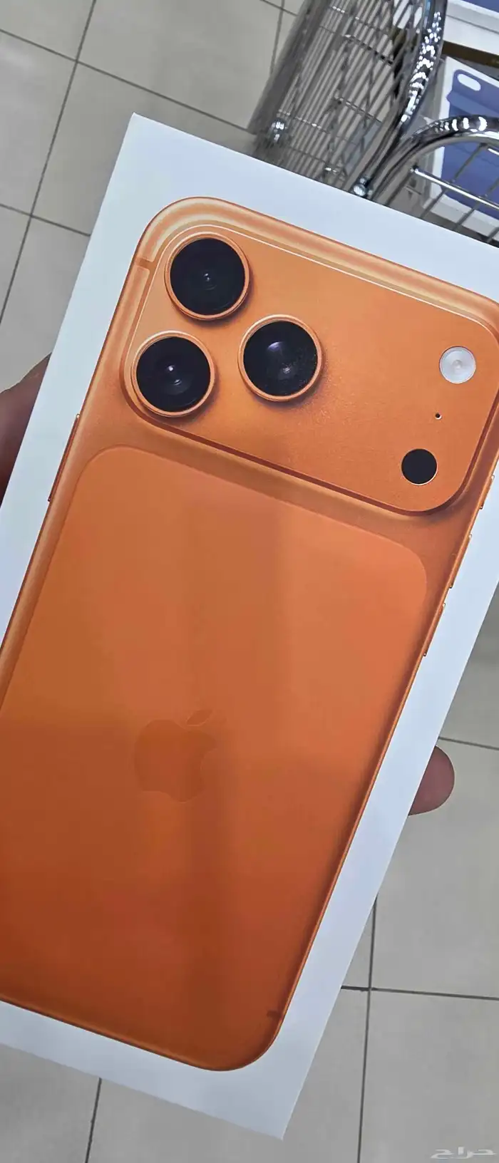 إيفون 17 برو ماكس لم يفتح لون برتقالى 1