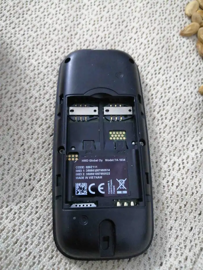 معي جوال ابو كشاف. نضيف يبغاله بطاريه. 1