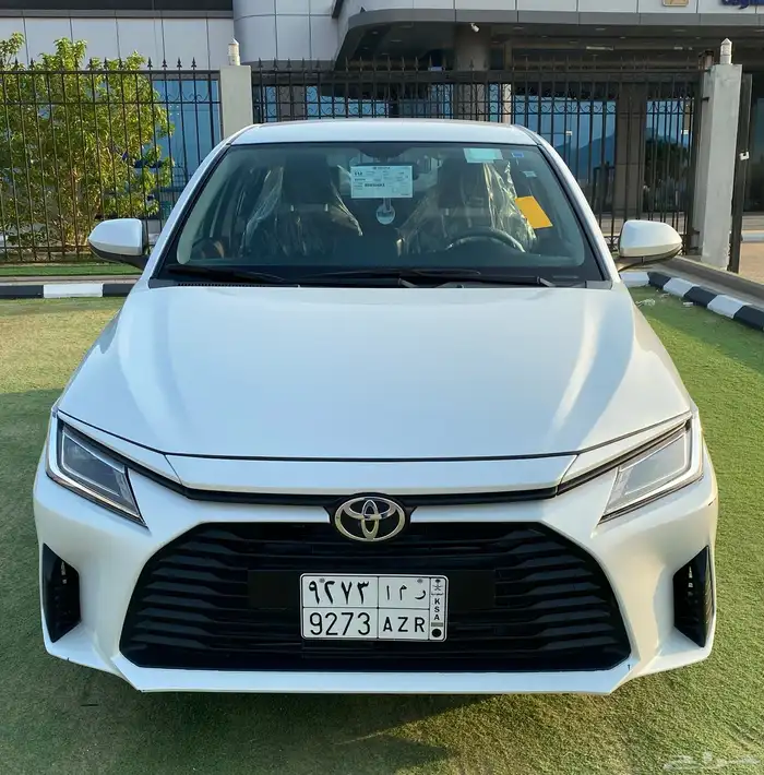 تويتا يارس2024 ممشي 11 الف y plus 5