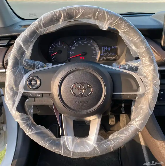 تويتا يارس2024 ممشي 11 الف y plus 15