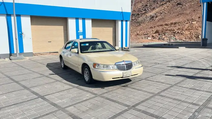 لنكولن تاون كار مجدد مفحوص 17