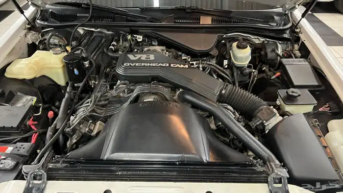 لينكولن تاون كار 1992 بريزيدينت 5