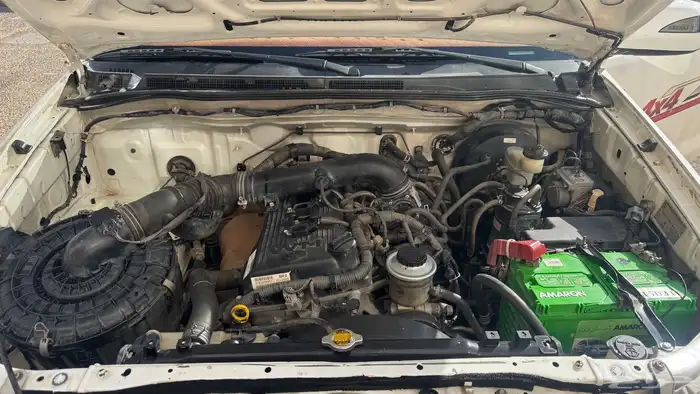 هايلكس 2011دبل بنزين 3