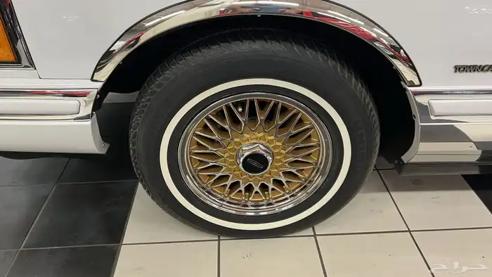 لينكولن تاون كار 1992 بريزيدينت 8