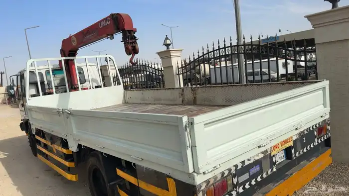 ايسوزو 2002 عليها ونش بوم ترك للبيع 3