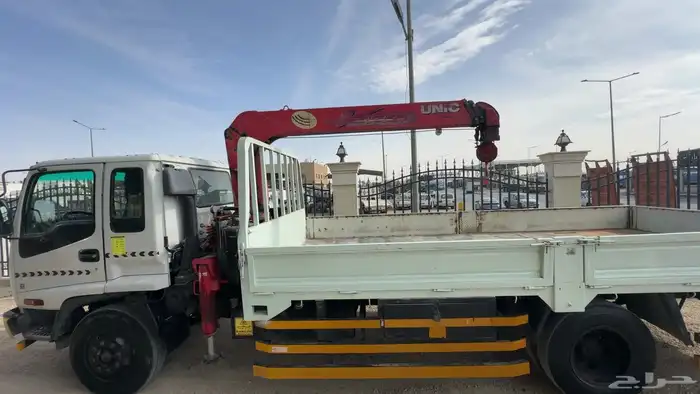 ايسوزو 2002 عليها ونش بوم ترك للبيع 2