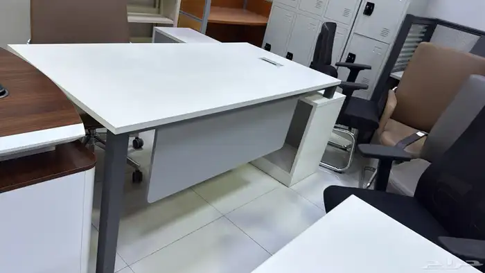 مكاتب ادراية فخمة جميع المقاسات 49