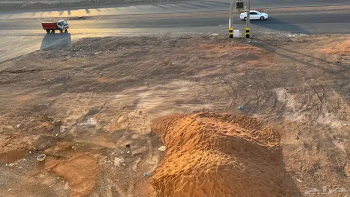 ارض للأستثمار على شارعين حيويه تجاريه 1