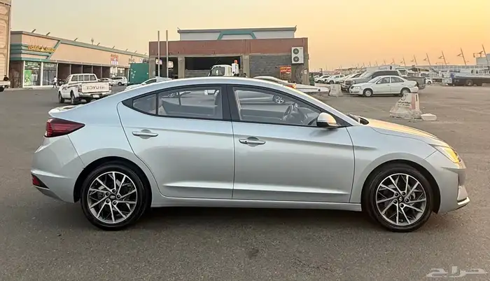 هونداي النترا 2020 ( بنزين ) فل كامل بدون فتحه سقف للبيع 7