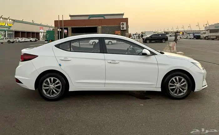 هونداي النترا 2020 ( بنزين ) شبه جديدة للبيع 7