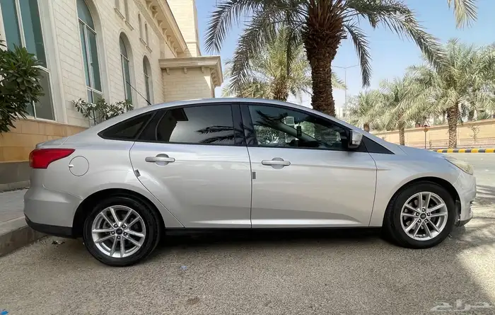 فورد فوكس نص فل 2016 بحالة ممتازة 7