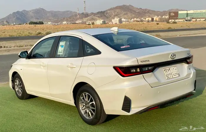 تويتا يارس2024 ممشي 11 الف y plus 8