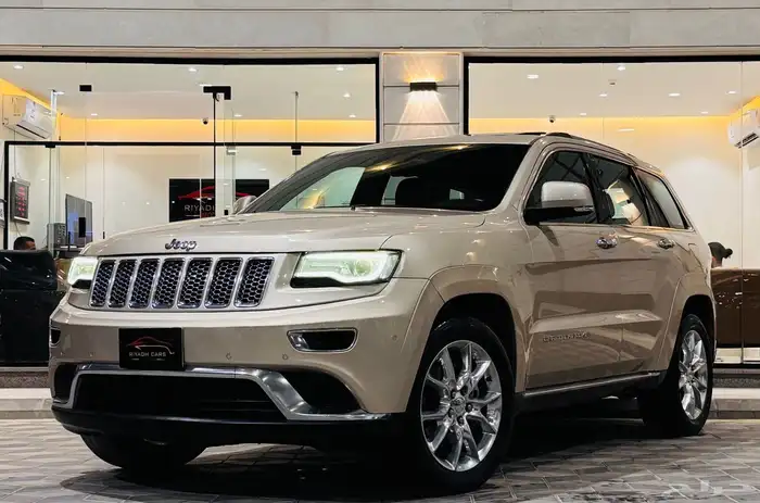 شيروكي 2014 V8 ساميت ( بحالة ممتازة ) 1