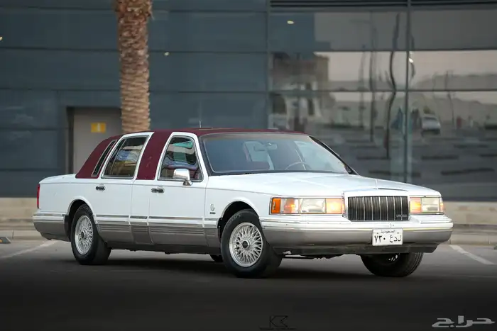 للبيع كلاسيك تاون كار لنكولن 1991 ممشى 12 الف 0