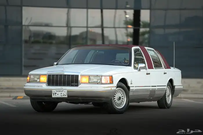 للبيع كلاسيك تاون كار لنكولن 1991 ممشى 12 الف 1