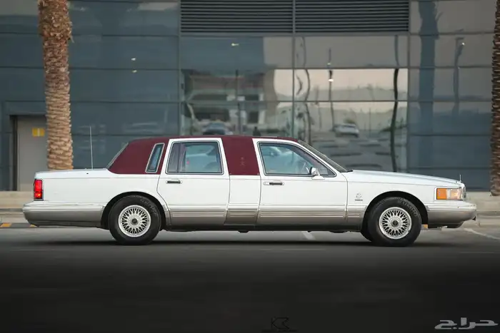 للبيع كلاسيك تاون كار لنكولن 1991 ممشى 12 الف 3