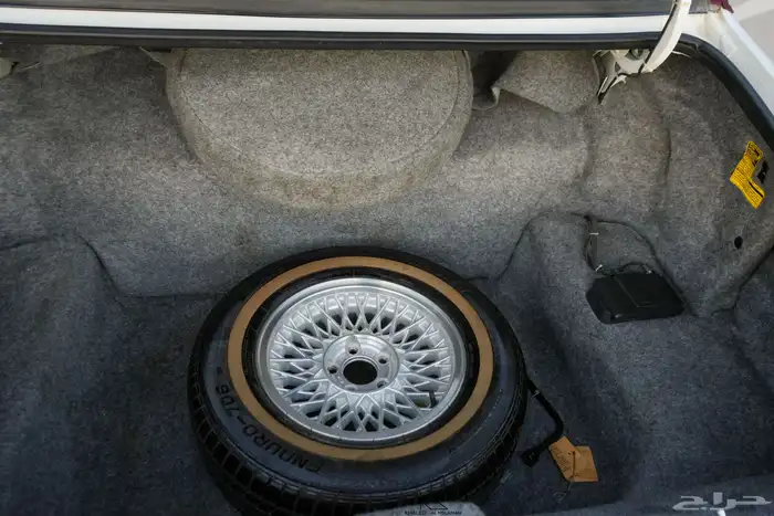 للبيع كلاسيك تاون كار لنكولن 1991 ممشى 12 الف 4