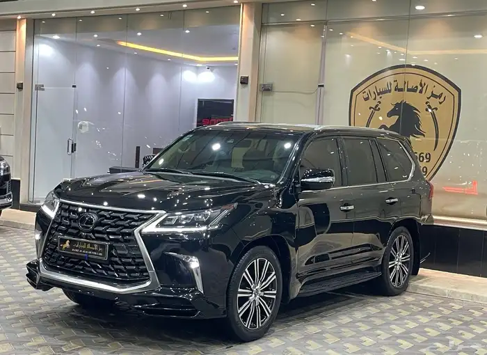 جيب لكزس ال اكس 570 موديل 2020 1