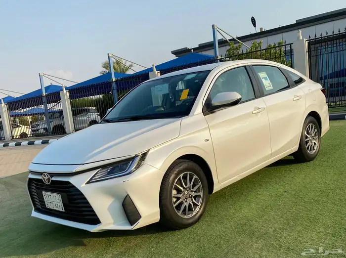 تويتا يارس2024 ممشي 11 الف y plus 1